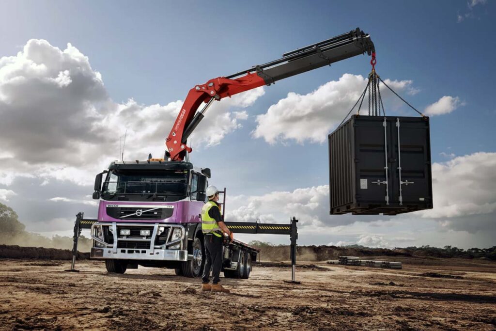 Truck-Mounted-Crane